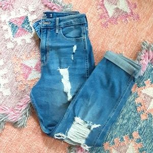 Hollister mom Jean's size 3s